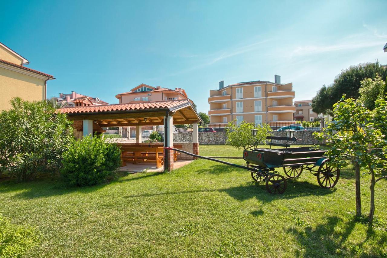 Apartments Gilly 1 Premantura Kültér fotó