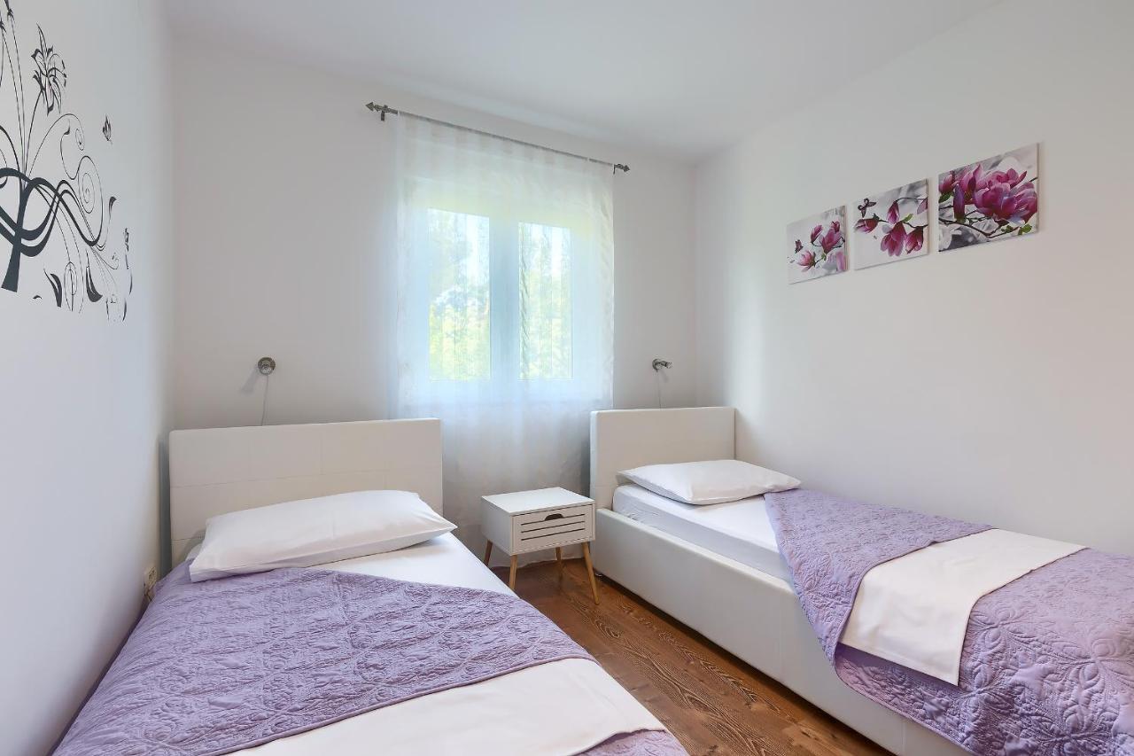 Apartments Gilly 1 Premantura Kültér fotó